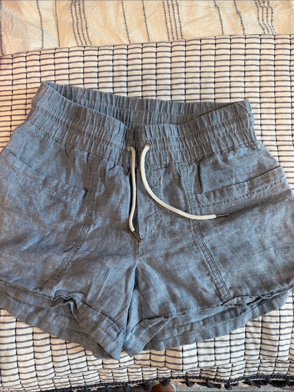 Athleta Slate Blue Cabo Linen 4” Shorts